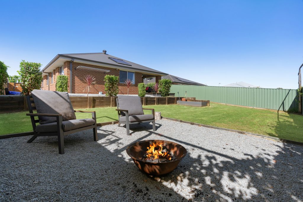 52 Lacebark Drive, Forest Hill NSW 2651 - photo 16