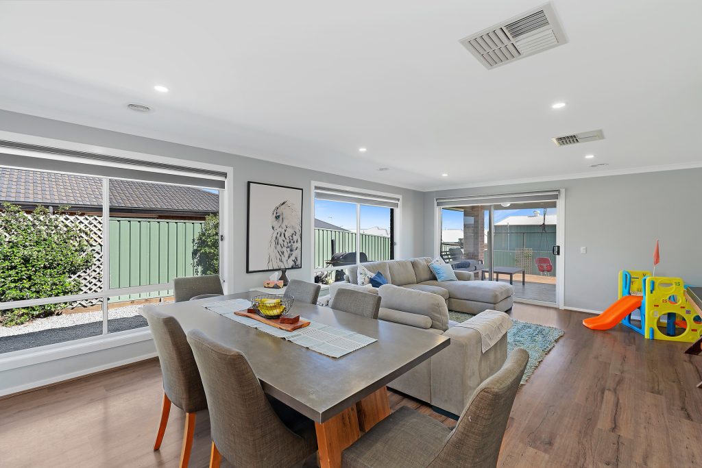 52 Lacebark Drive, Forest Hill NSW 2651 - photo 3