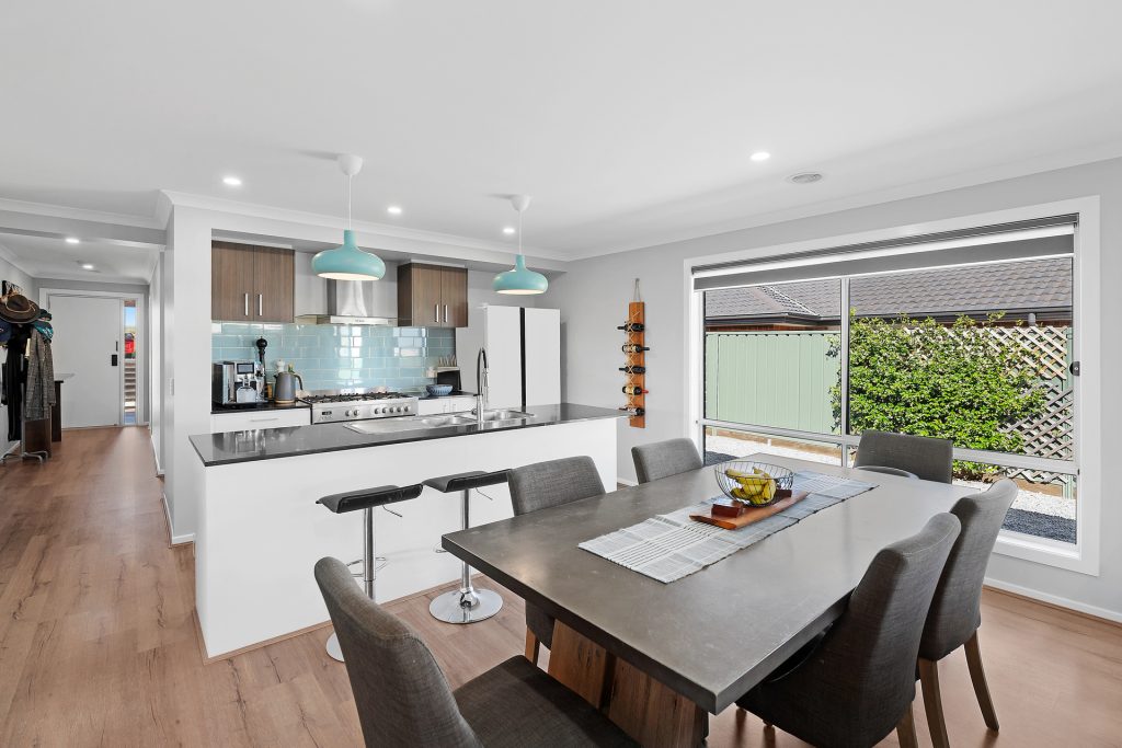 52 Lacebark Drive, Forest Hill NSW 2651 - photo 4
