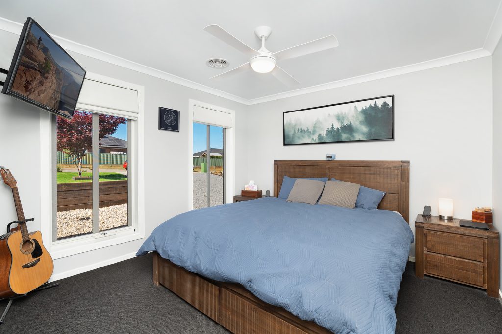 52 Lacebark Drive, Forest Hill NSW 2651 - photo 6