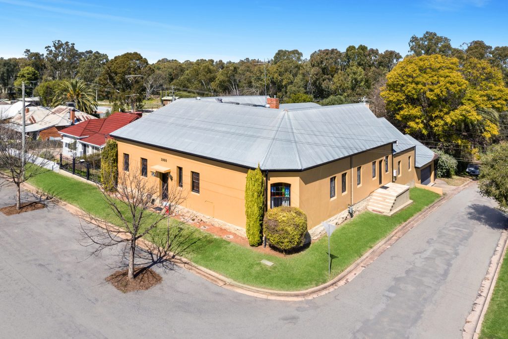 154 Larmer Street, Narrandera NSW 2700 - photo 2