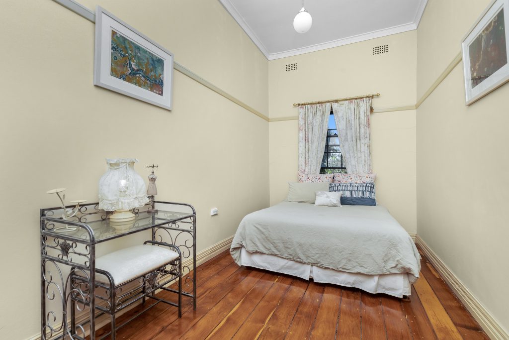 154 Larmer Street, Narrandera NSW 2700 - photo 11