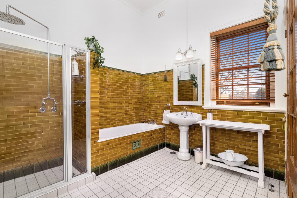 154 Larmer Street, Narrandera NSW 2700 - photo 12
