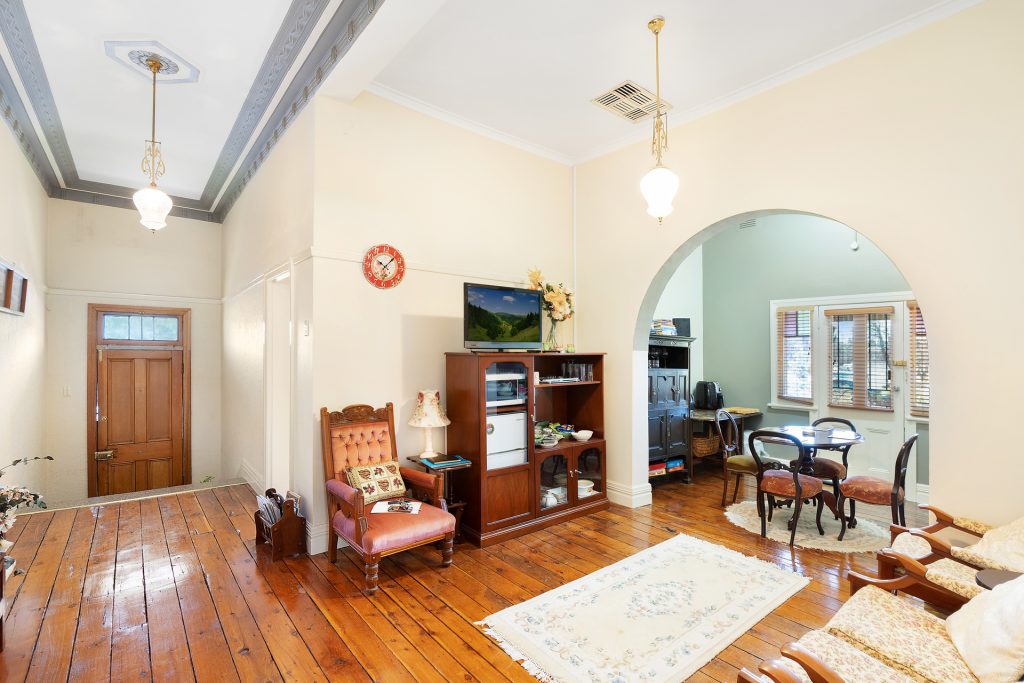 154 Larmer Street, Narrandera NSW 2700 - photo 9