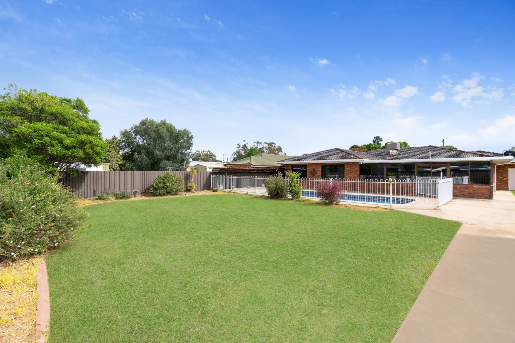 24 Demamiel Street, Darlington Point NSW 2706 - photo 14