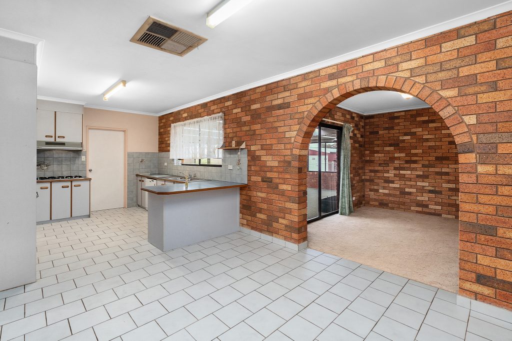 24 Demamiel Street, Darlington Point NSW 2706 - photo 4