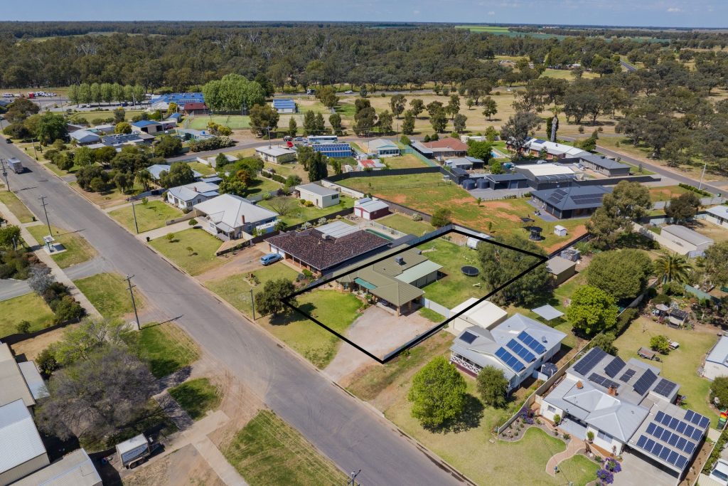 26 Demamiel Street, Darlington Point NSW 2706 - photo 11