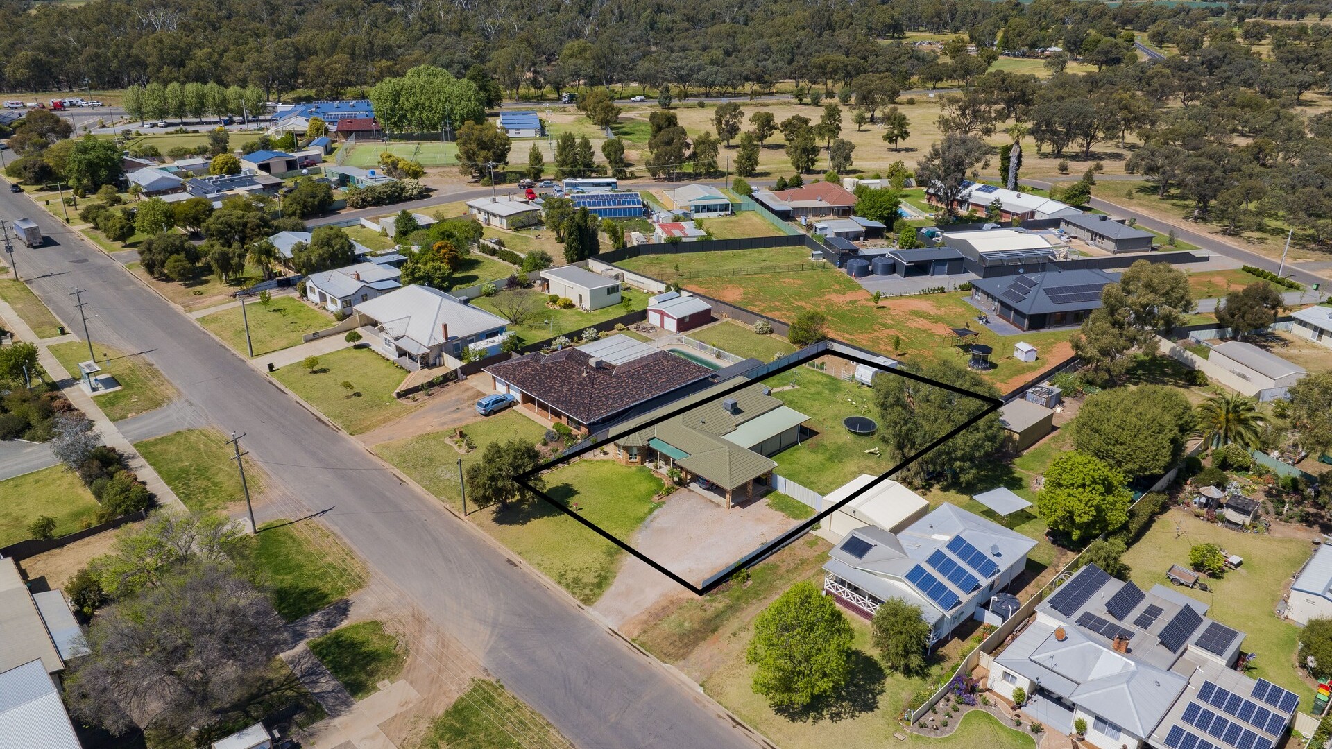 26 Demamiel Street, Darlington Point NSW 2706 - photo 11