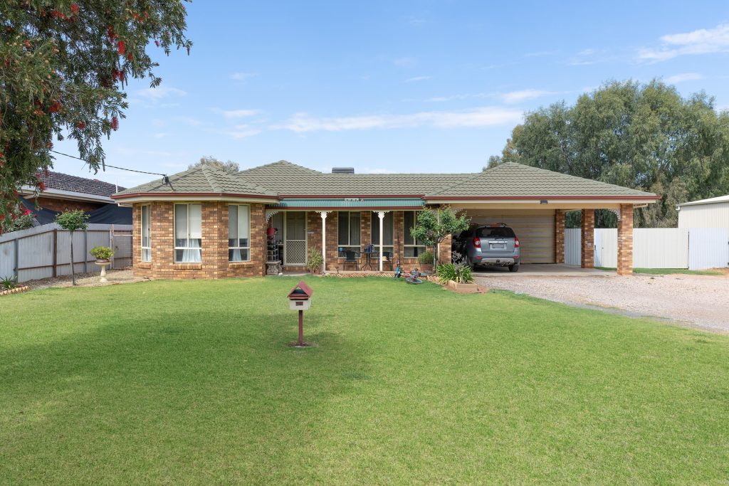 26 Demamiel Street, Darlington Point NSW 2706 - McGrath Riverina