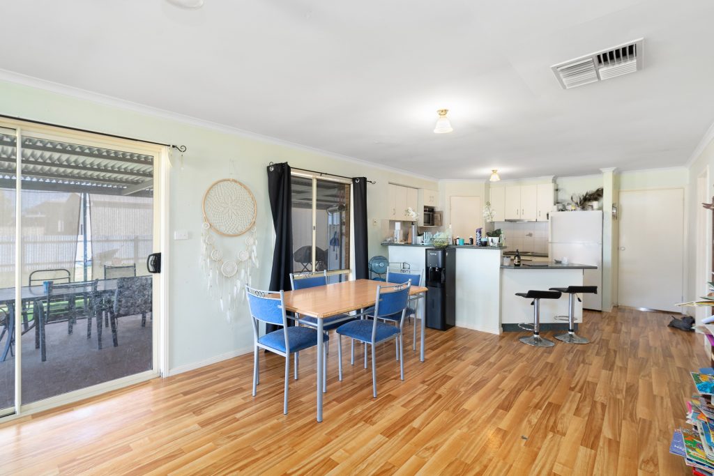 26 Demamiel Street, Darlington Point NSW 2706 - photo 4