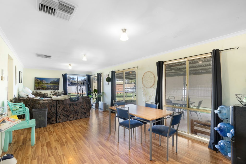 26 Demamiel Street, Darlington Point NSW 2706 - photo 5