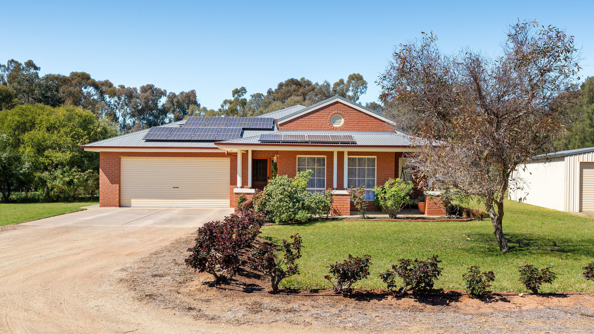 8 Serencroft Drive, Leeton NSW 2705 - photo 2