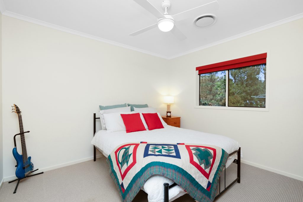 8 Serencroft Drive, Leeton NSW 2705 - photo 11