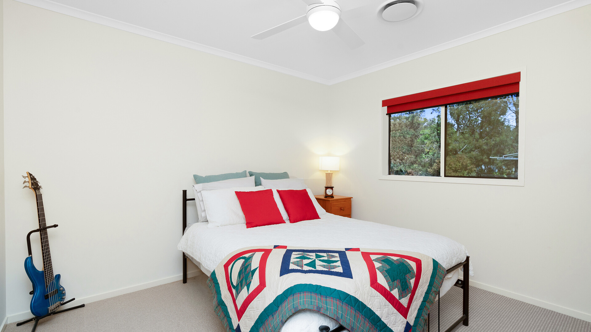 8 Serencroft Drive, Leeton NSW 2705 - photo 11