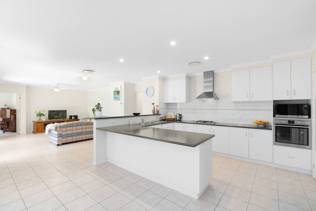 8 Serencroft Drive, Leeton NSW 2705 - photo 4