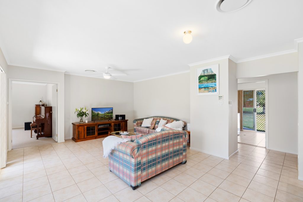 8 Serencroft Drive, Leeton NSW 2705 - photo 7