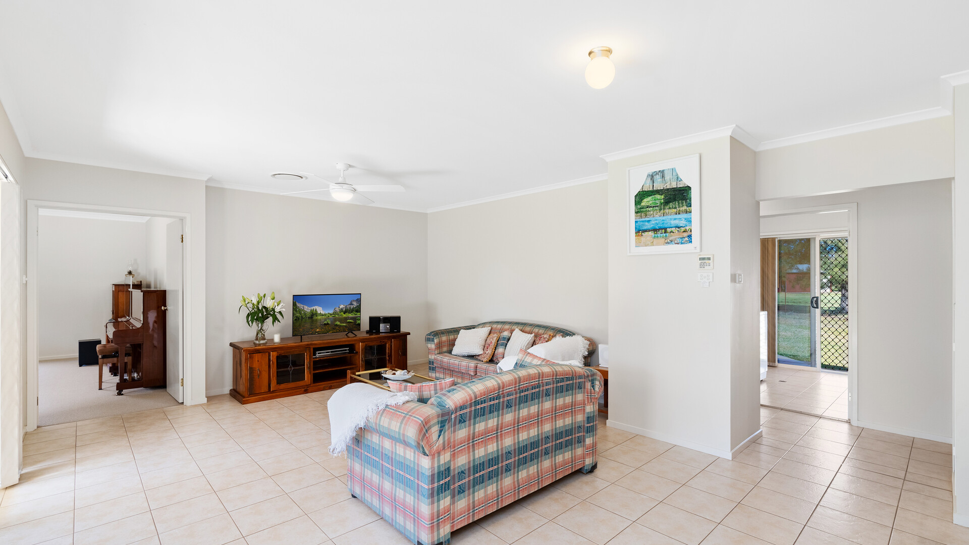 8 Serencroft Drive, Leeton NSW 2705 - photo 7