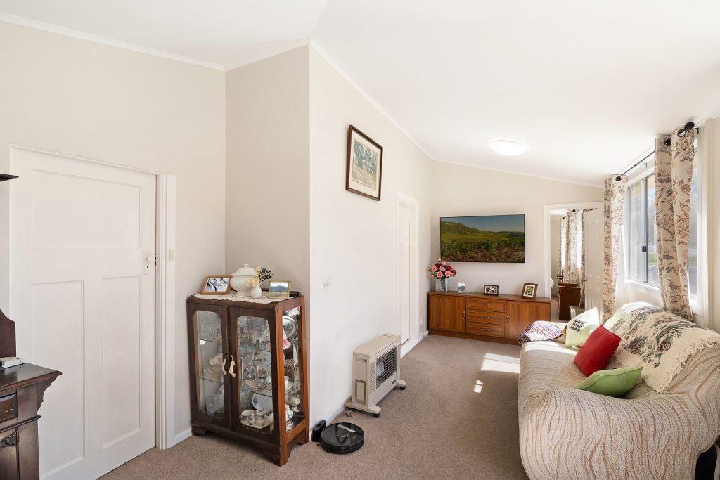 19 Midgeon Street, Narrandera NSW 2700 - photo 9