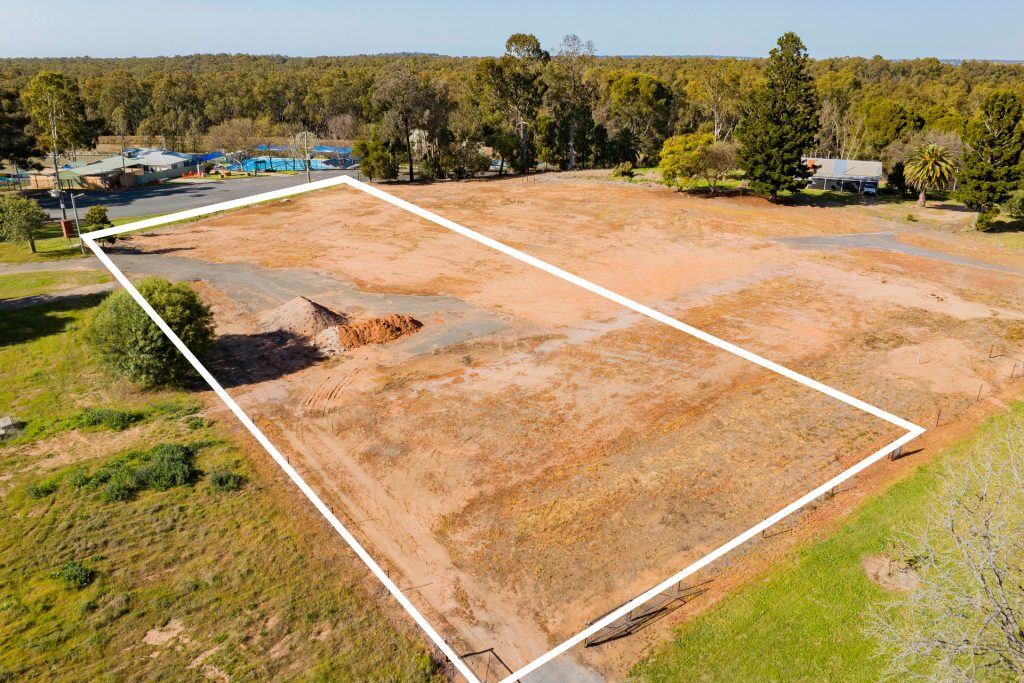 101 Elizabeth Street, Narrandera NSW 2700 - photo 4