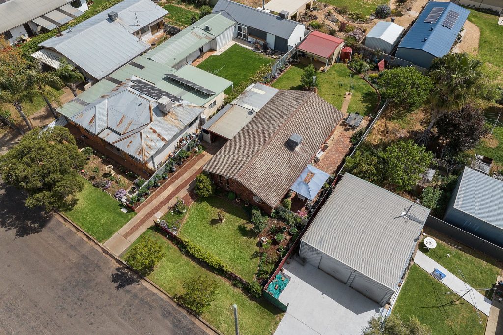 97 Byron Street, Temora NSW 2666 - photo 2