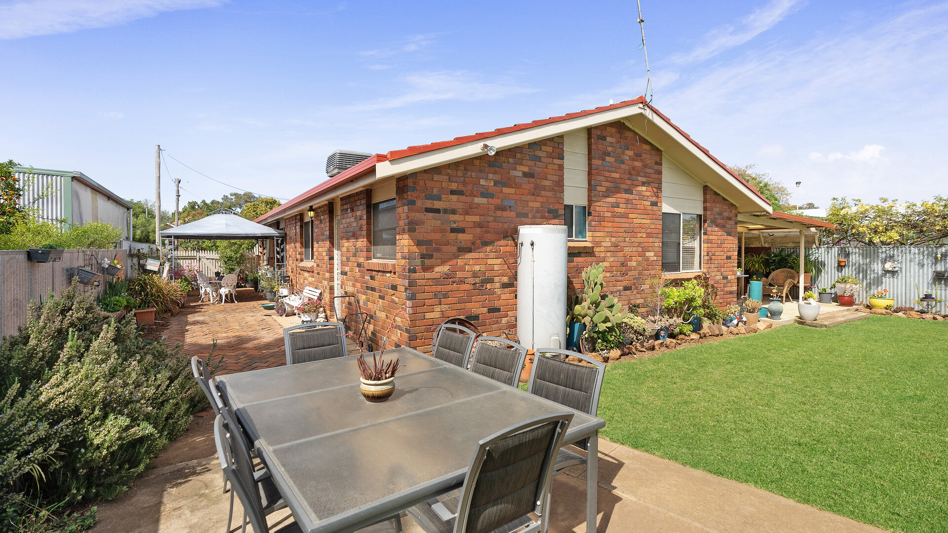 97 Byron Street, Temora NSW 2666 - photo 11