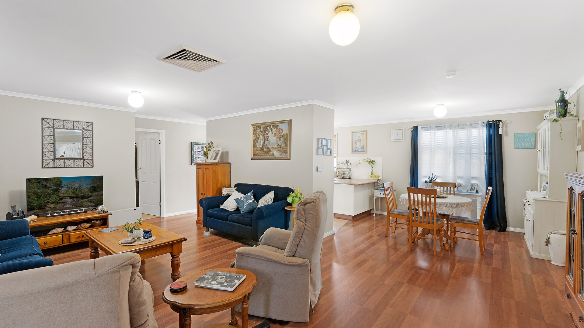 97 Byron Street, Temora NSW 2666 - photo 4