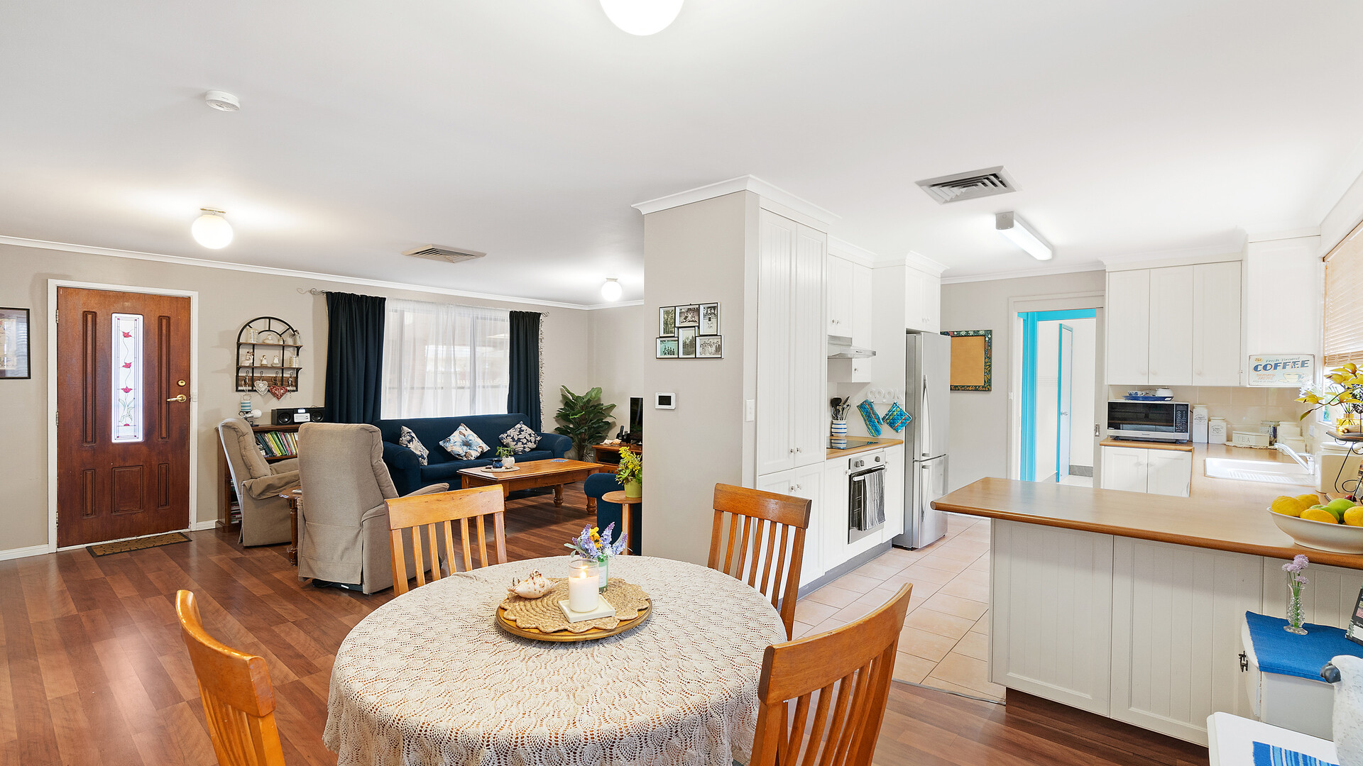 97 Byron Street, Temora NSW 2666 - photo 6