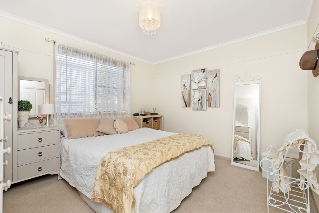 97 Byron Street, Temora NSW 2666 - photo 7