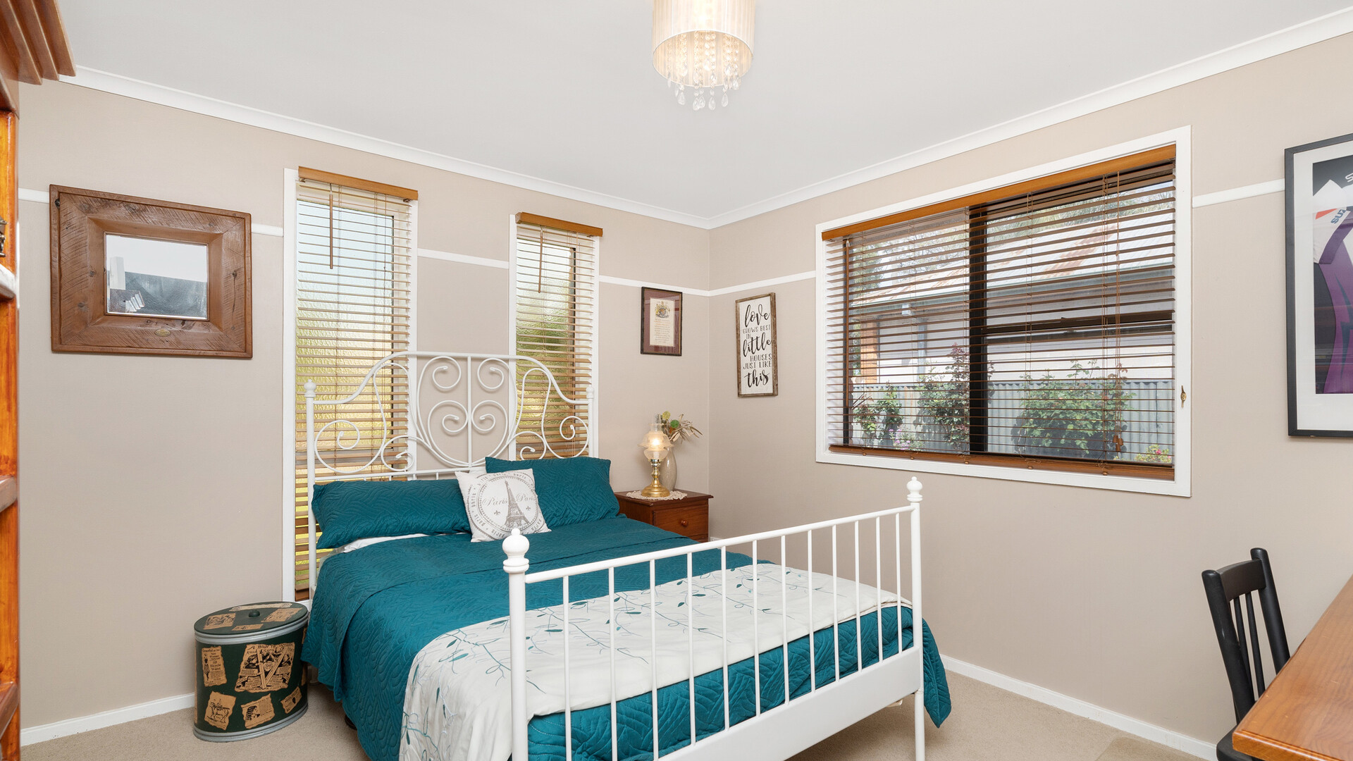 97 Byron Street, Temora NSW 2666 - photo 9