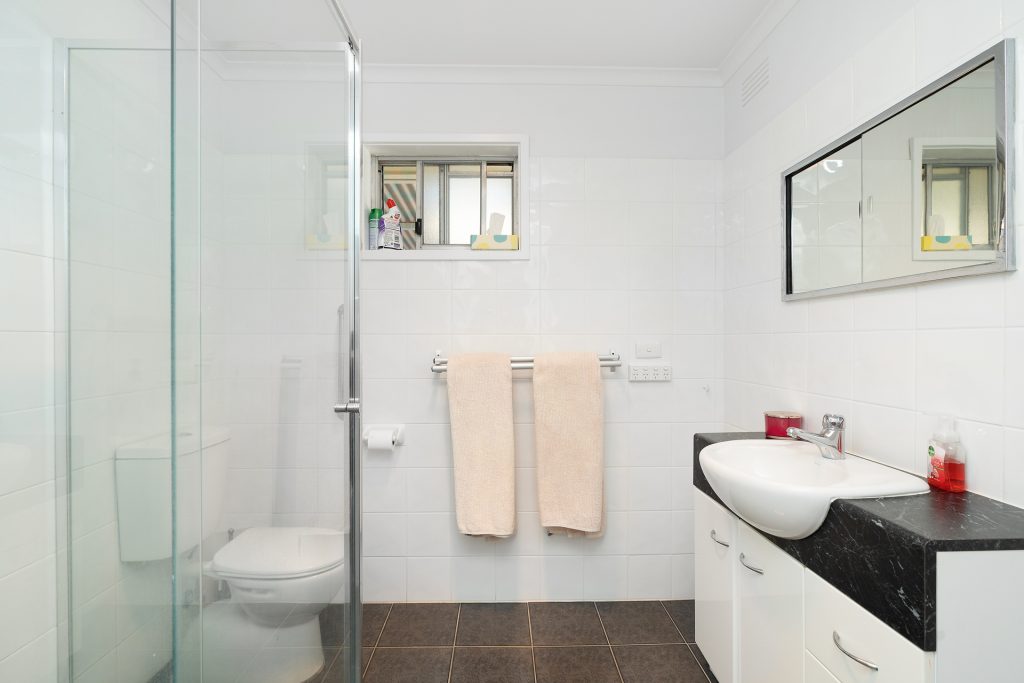 8 Carmody Street, Kooringal NSW 2650 - photo 11