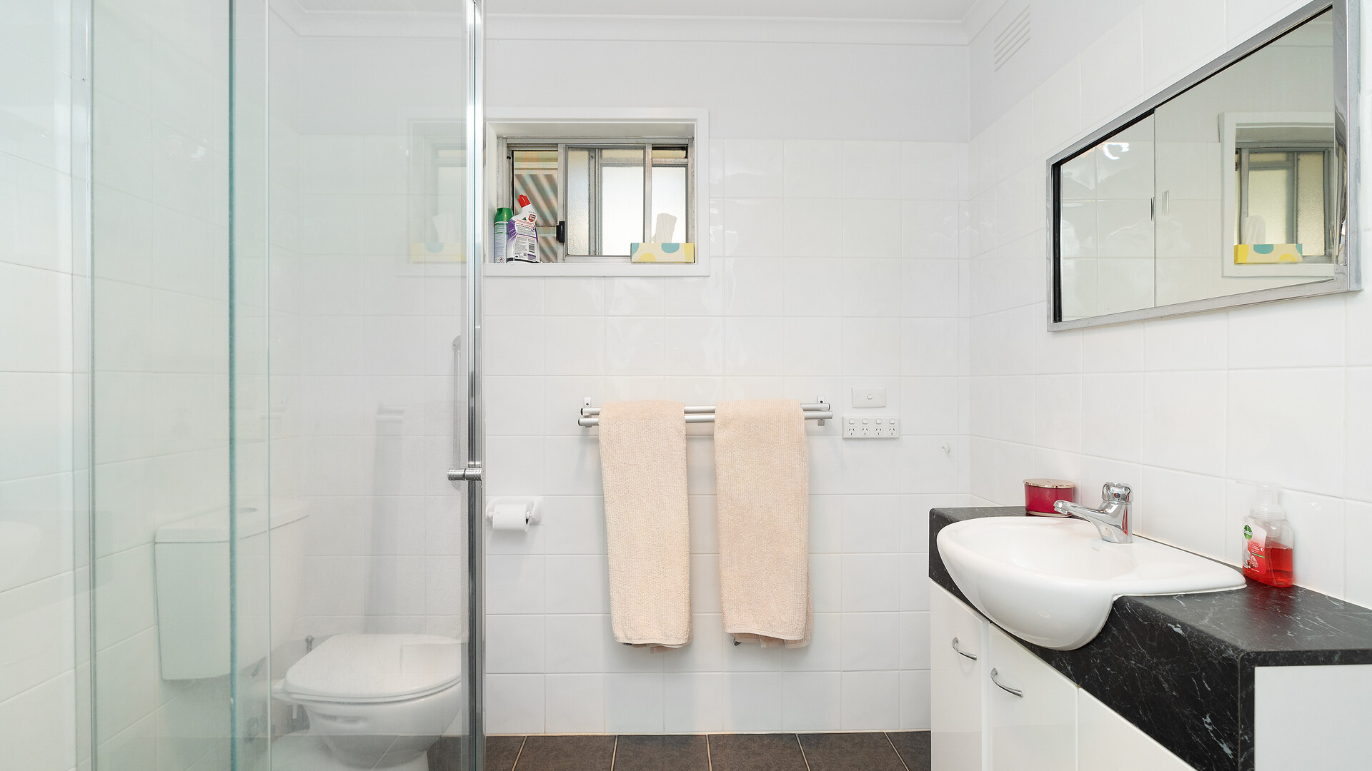 8 Carmody Street, Kooringal NSW 2650 - photo 11