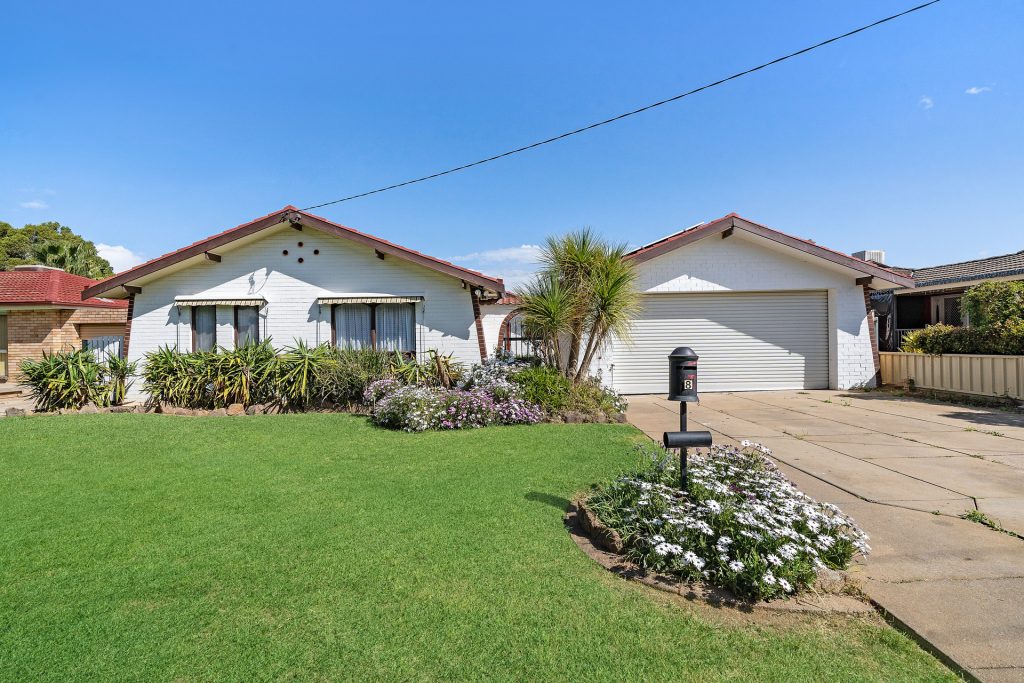 8 Carmody Street, Kooringal NSW 2650 - McGrath Riverina