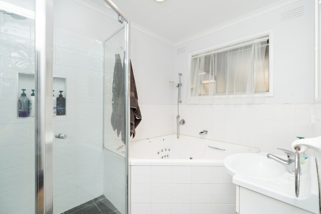 8 Carmody Street, Kooringal NSW 2650 - photo 15