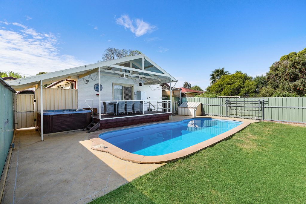 8 Carmody Street, Kooringal NSW 2650 - photo 16
