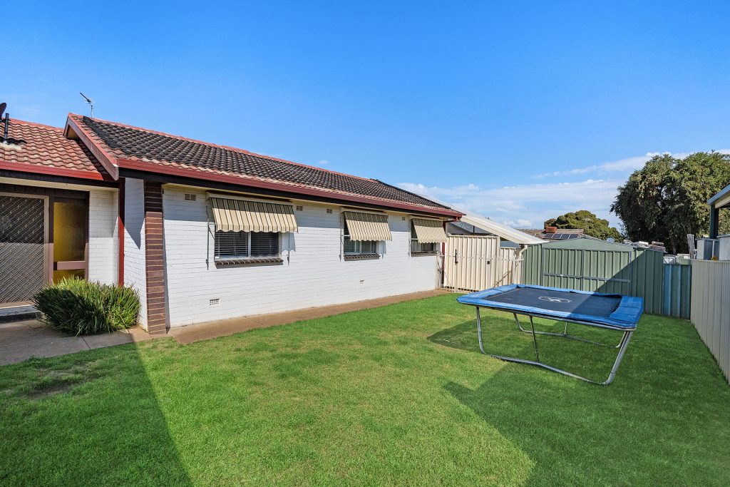8 Carmody Street, Kooringal NSW 2650 - photo 18