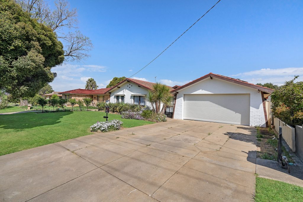 8 Carmody Street, Kooringal NSW 2650 - photo 19