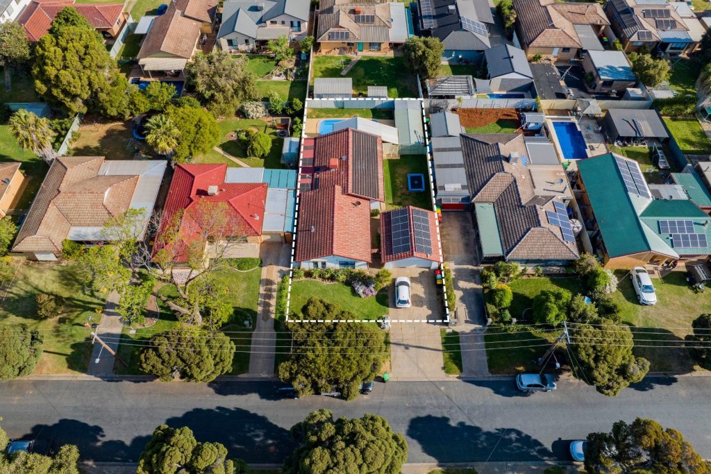 8 Carmody Street, Kooringal NSW 2650 - photo 20