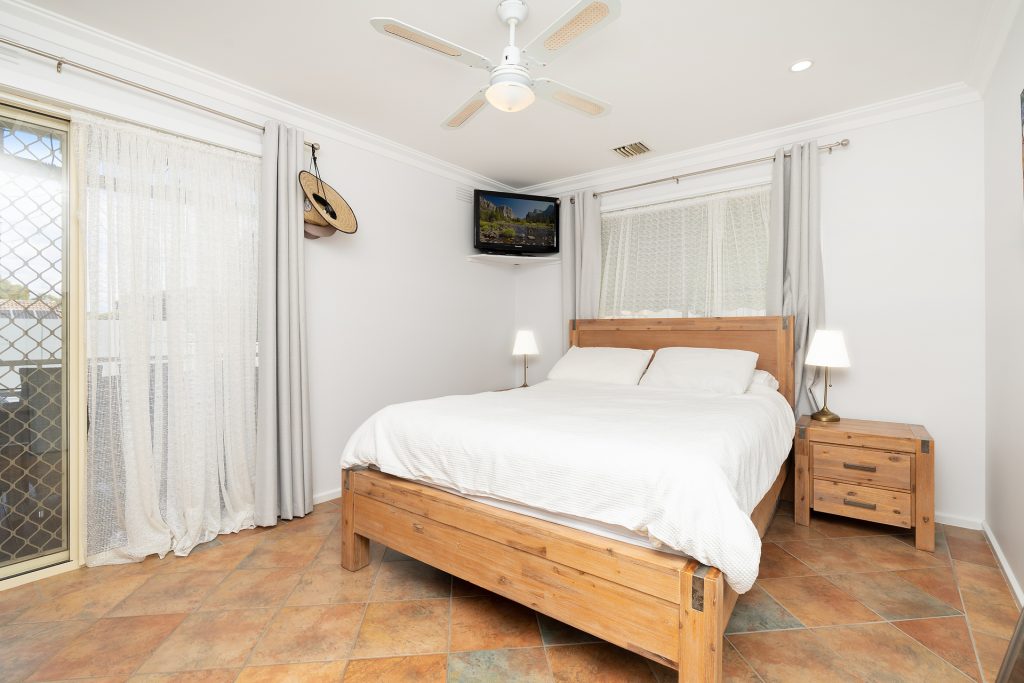8 Carmody Street, Kooringal NSW 2650 - photo 10