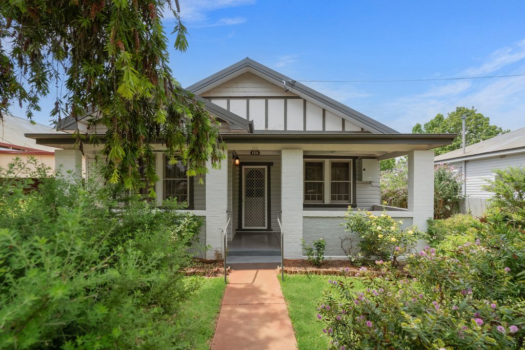 128 Loftus Street, Temora NSW 2666 - McGrath Riverina