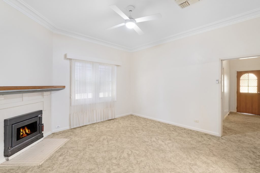 128 Loftus Street, Temora NSW 2666 - photo 4
