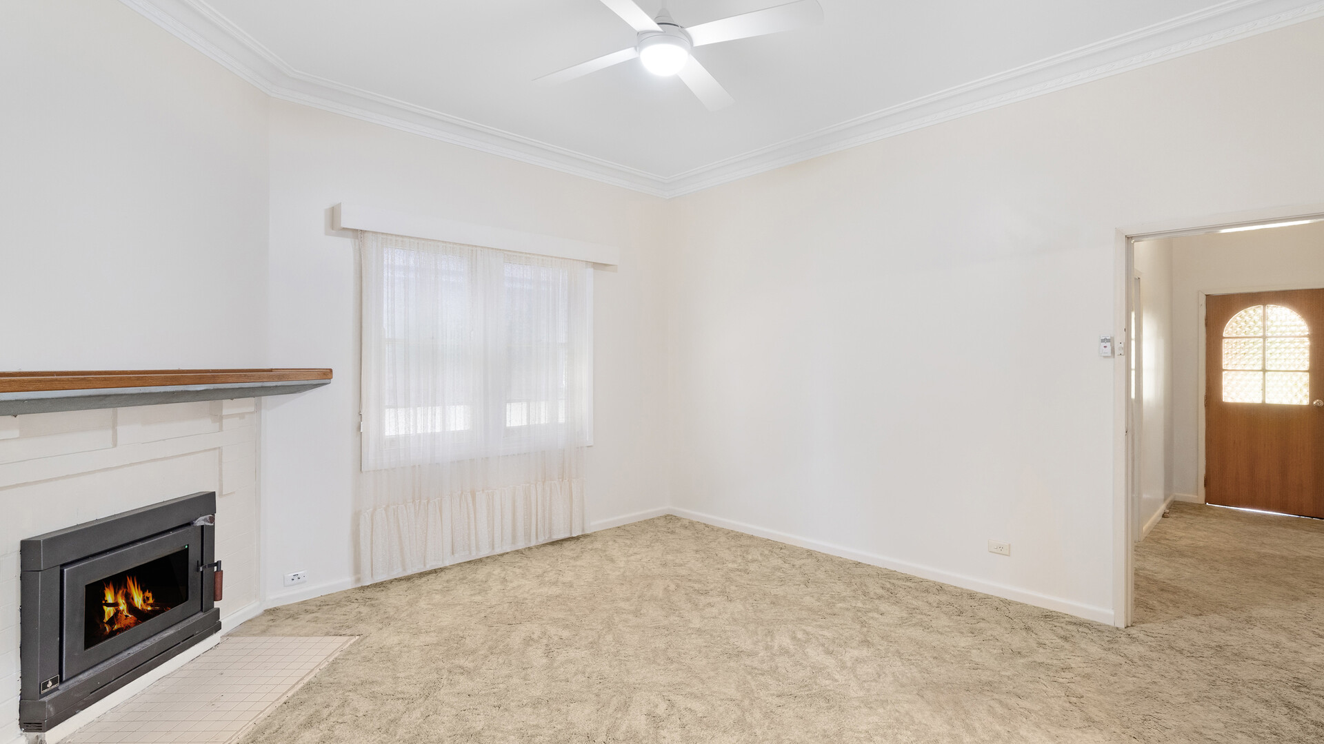 128 Loftus Street, Temora NSW 2666 - photo 4