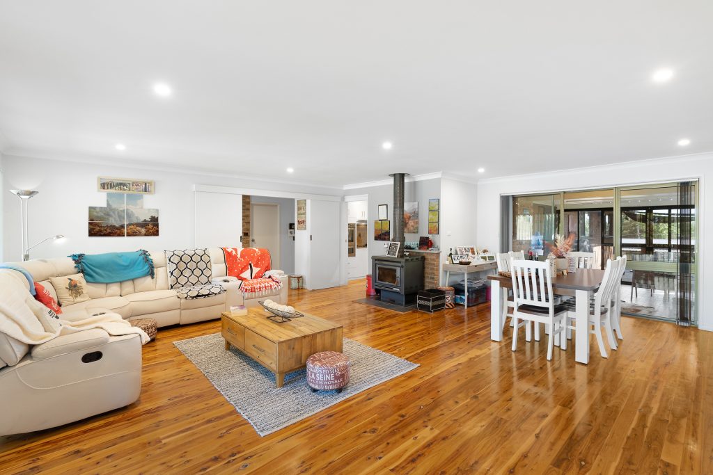 27 Melbourne Street, Narrandera NSW 2700 - photo 4