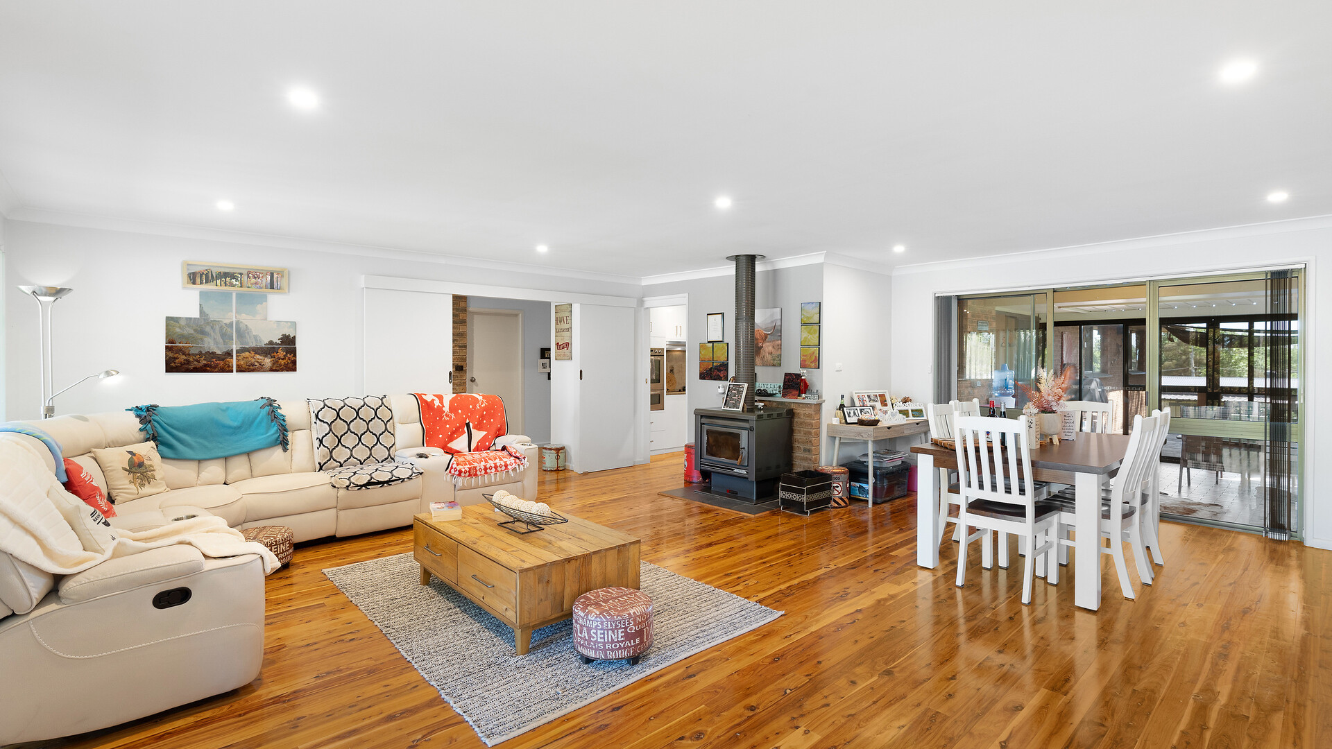 27 Melbourne Street, Narrandera NSW 2700 - photo 4