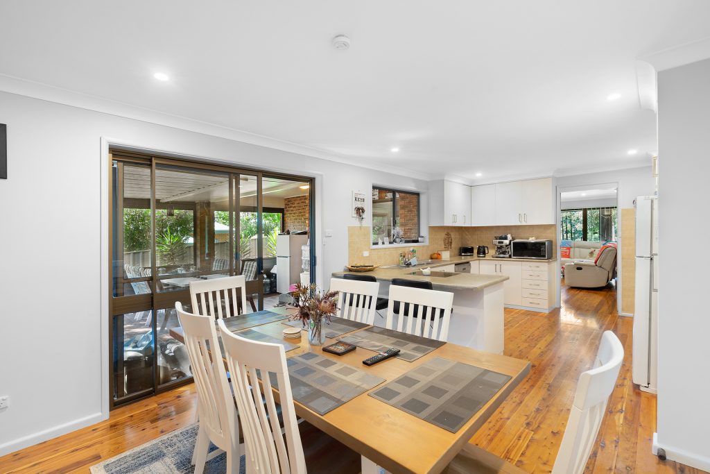 27 Melbourne Street, Narrandera NSW 2700 - photo 6