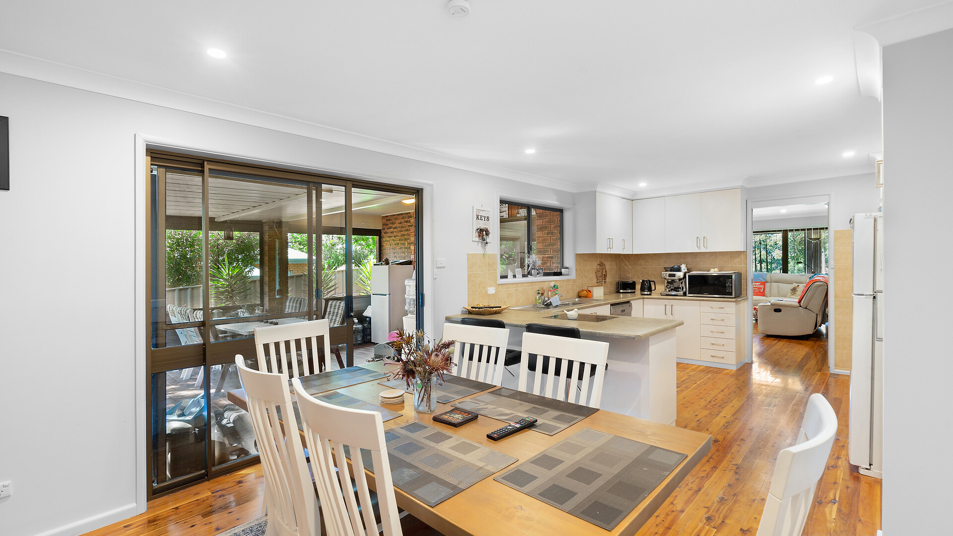 27 Melbourne Street, Narrandera NSW 2700 - photo 6