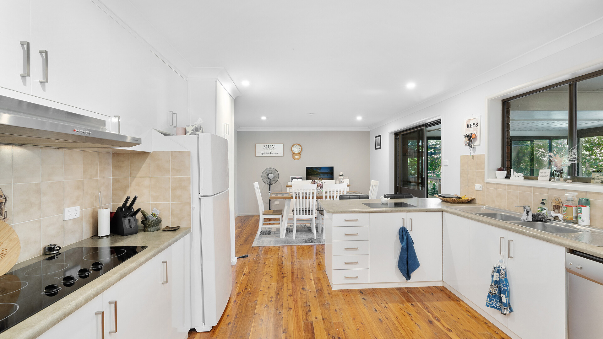 27 Melbourne Street, Narrandera NSW 2700 - photo 8
