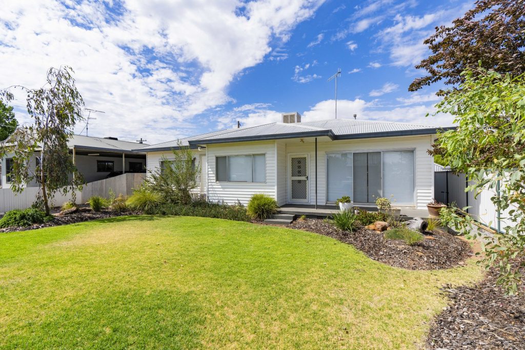 5 Beech Street, Leeton NSW 2705 - photo 2
