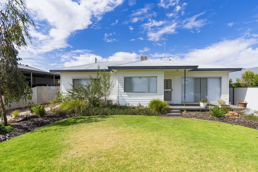 5 Beech Street, Leeton NSW 2705 - McGrath Riverina