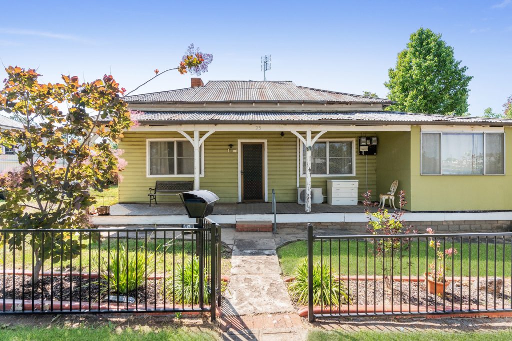 25 Arthur Street, Narrandera NSW 2700 - McGrath Riverina