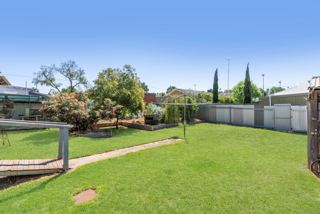 25 Arthur Street, Narrandera NSW 2700 - photo 12